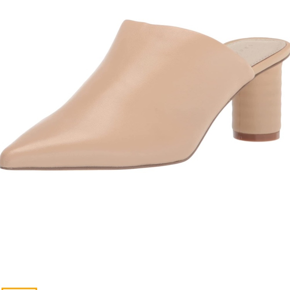 NWOT Sanctuary pointed toe leather Swag mules with round heel size 7